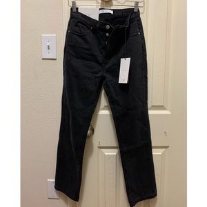 HIGH RISE STRAIGHT LEG JEANS WASHED BLACK